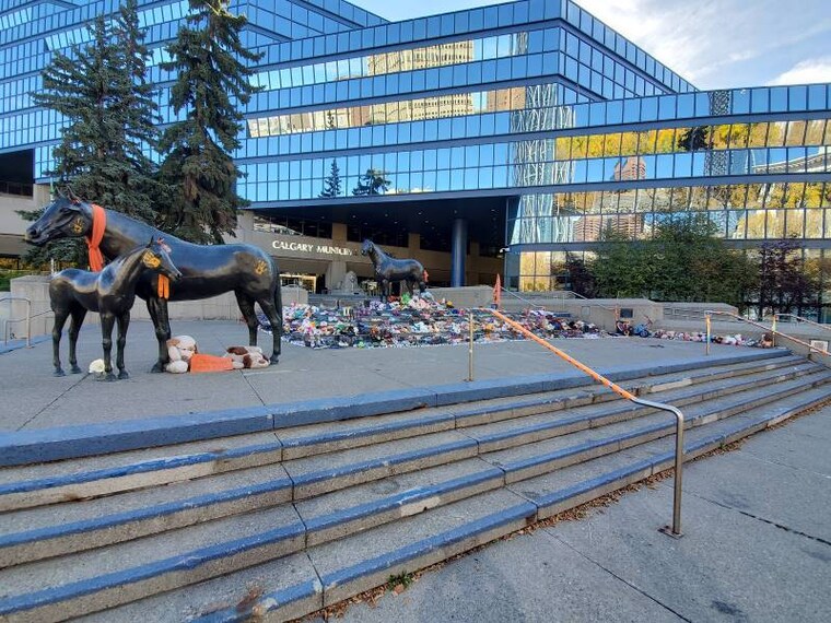 Calgary_Olympic_Plaza_8