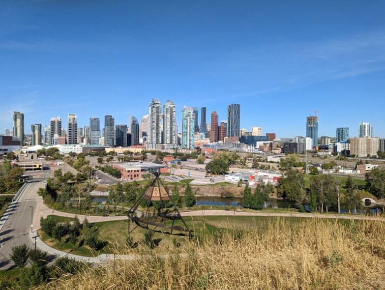 Calgary_Scotsmans_Hill_1