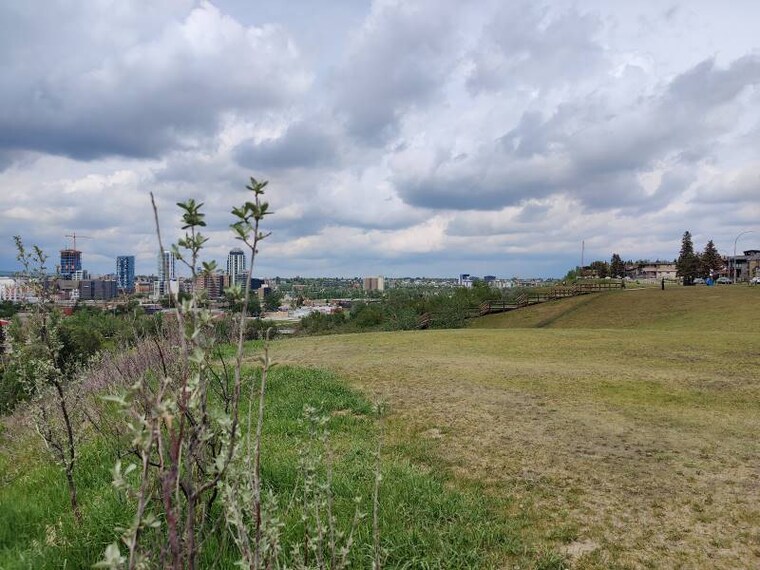 Calgary_Scotsmans_Hill_8