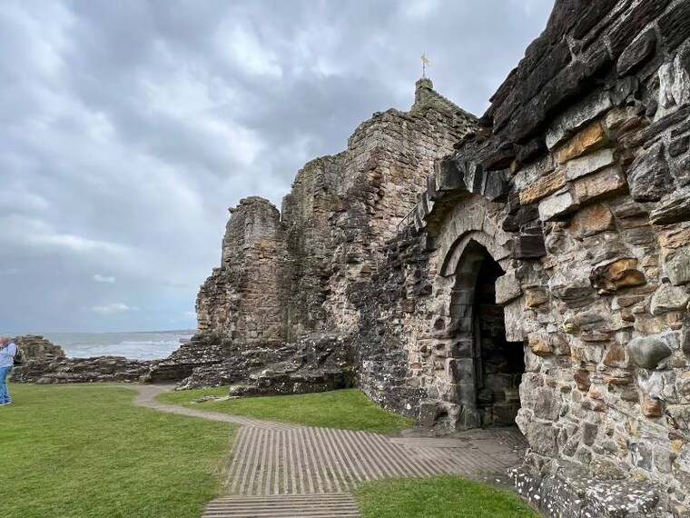 Aberdeen_St_Andrews_Castle_9