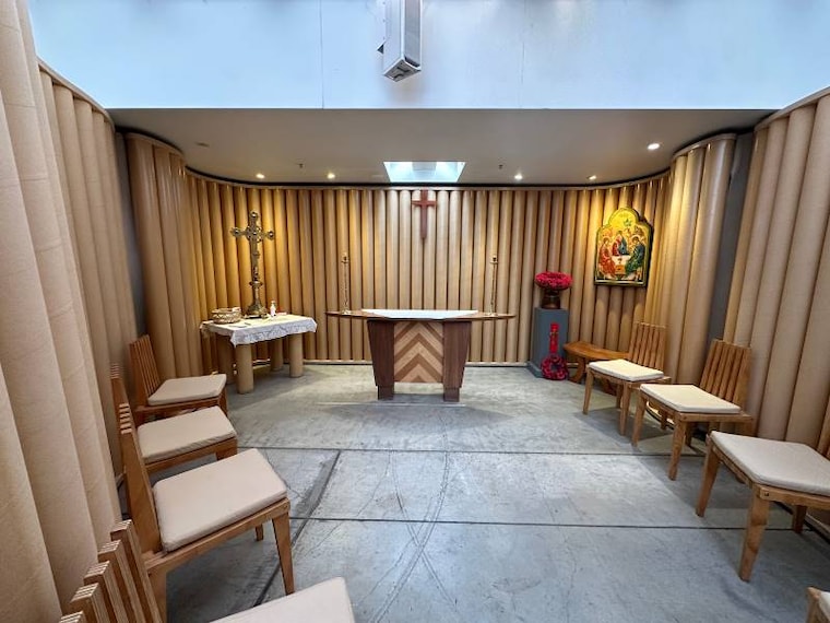 Christchurch_Cardboard_Cathedral_10