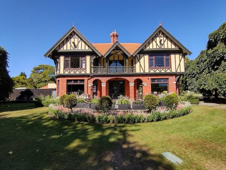 Christchurch_Mona_Vale_Garden_Park_5