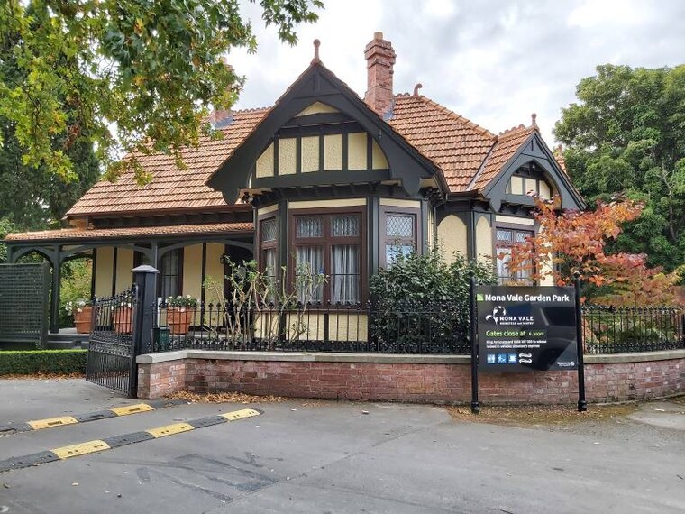 Christchurch_Mona_Vale_Garden_Park_6