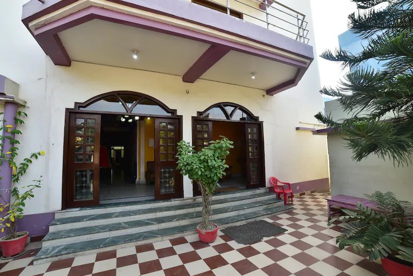 Hotel_rama_residency_1