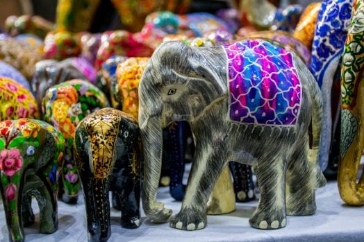 delhi_hauz_khas_market_1