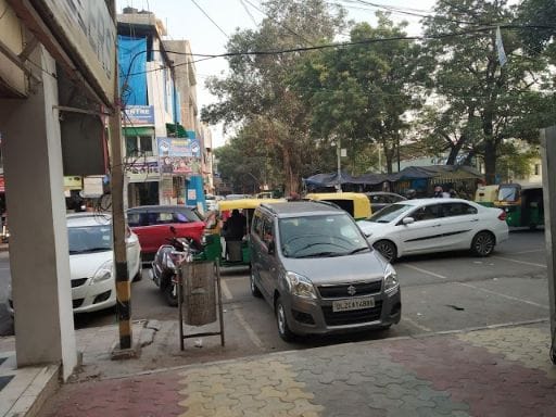 delhi_hauz_khas_market_3