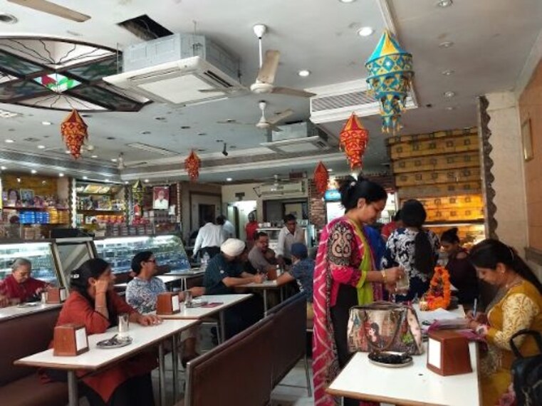 delhi_nathu_sweets_2