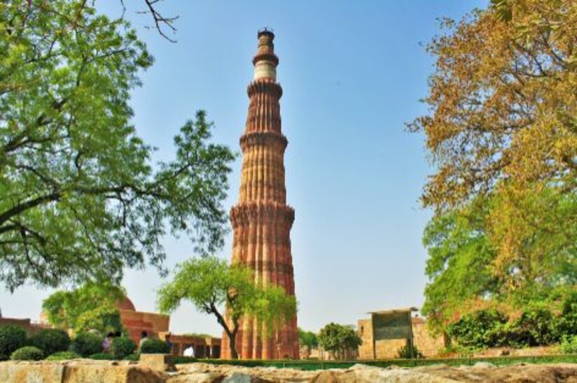 Imagen 54+ imagen historical background of qutub minar