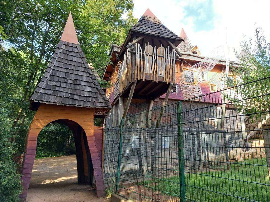 Luxembourg_City_Escher_Tier_Park_1