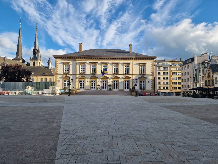 Luxembourg_City_Place_Guillaume_II_4