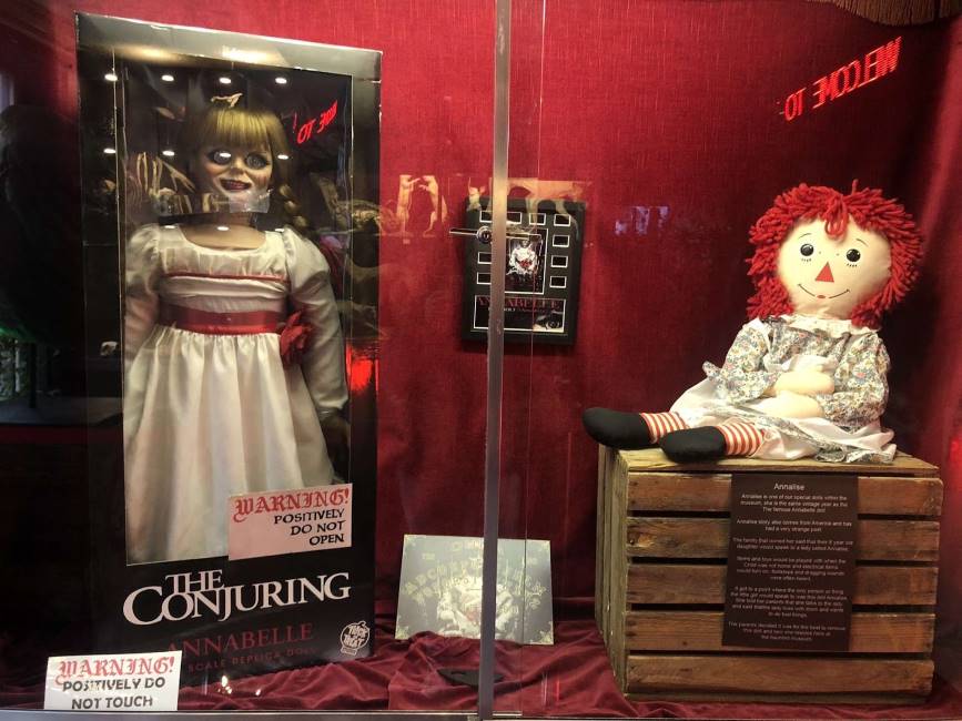 Nottingham_The_Museum_Of_Curiosities_10