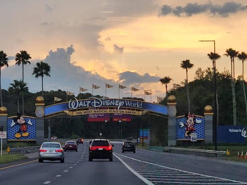 Orlando_Walt_Disney_World_Resort_2