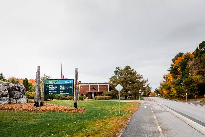 Ottawa_Gatineau_Park_Visitor_Centre_1