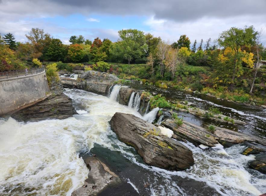 Ottawa_Hogs_Back_Park_2