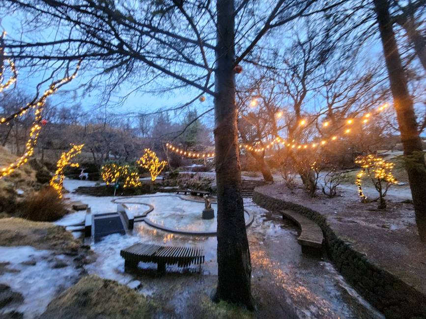 Reykjavik_Hellisgeroi_Park_3