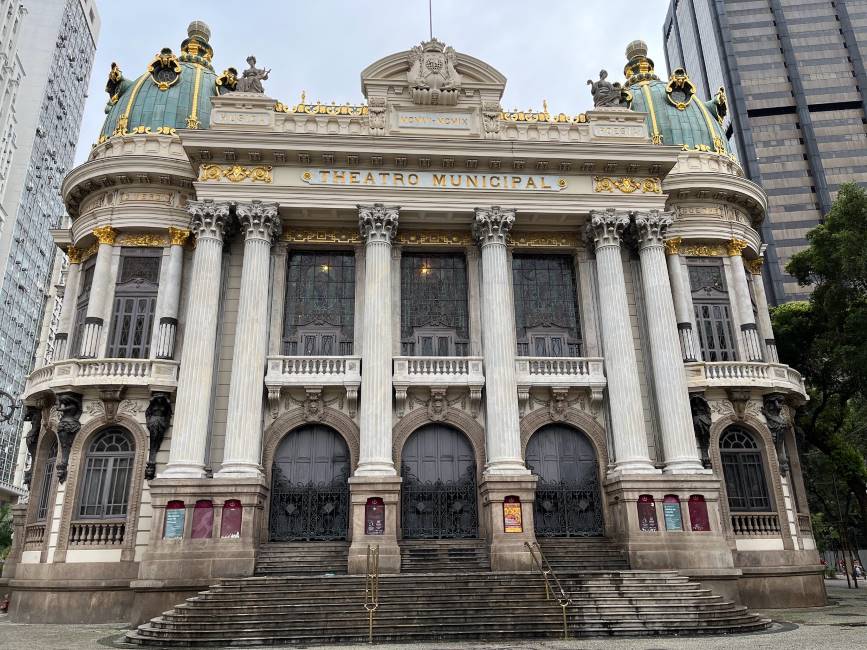 Rio_de_Janerio_Municipal_Theater_of_Rio_de_Janeiro_1