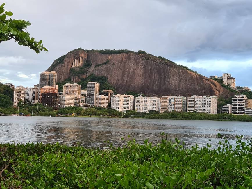 Rio_de_Janerio_Rodrigo_de_Freitas_Lagoon_1