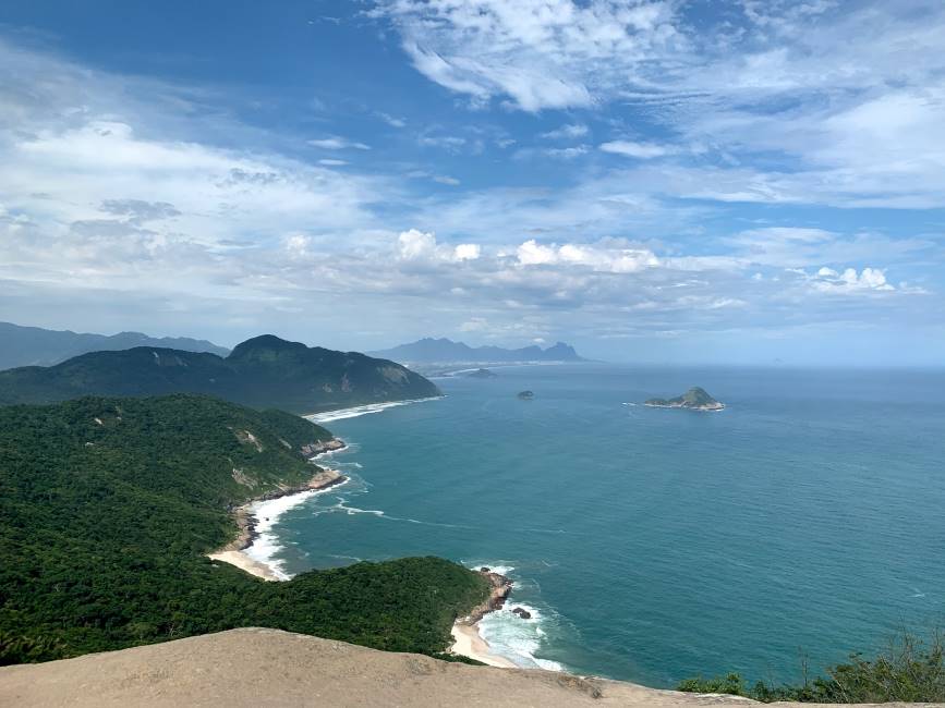 Rio_de_Janerio_Stone_Telegraph_Barra_de_Guaratiba_1