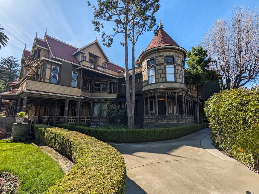 Santa_Clara_Winchester_Mystery_House_2