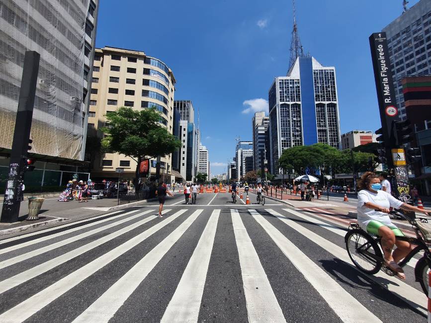 Sao_Paulo_Paulista_Avenue_6