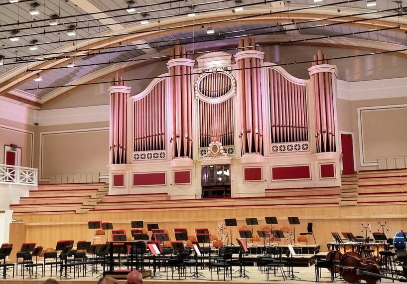 Leicester_De_Montfort_Hall_3