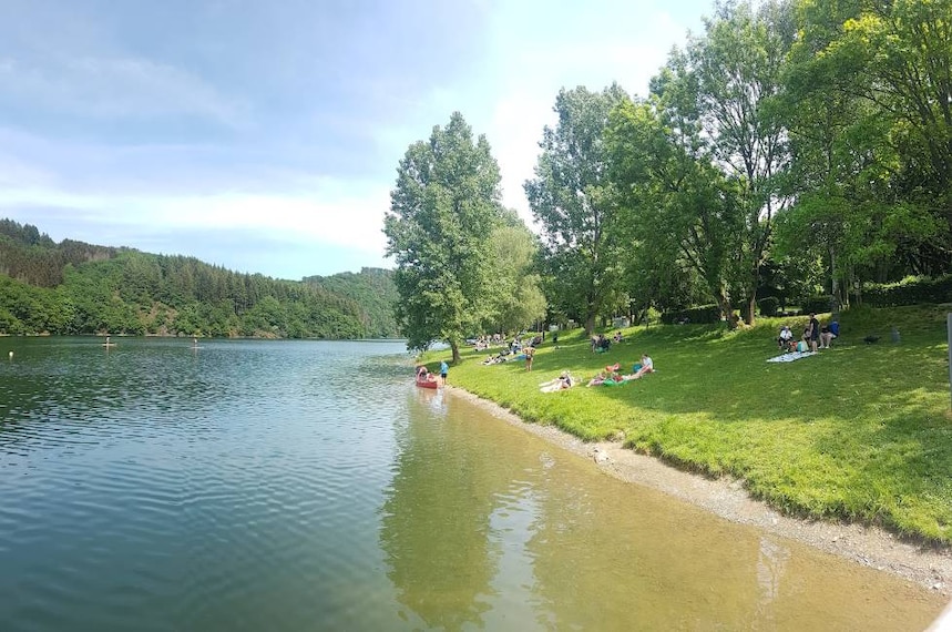 Luxembourg_City_Lac_de_la_Haute_Sure_2