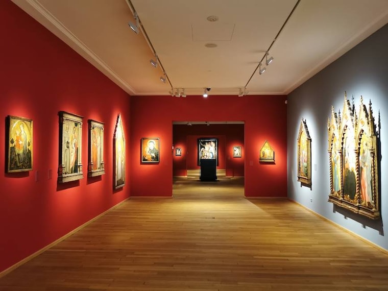 Luxembourg_City_Nationalmusee_um_Feschmaart_2