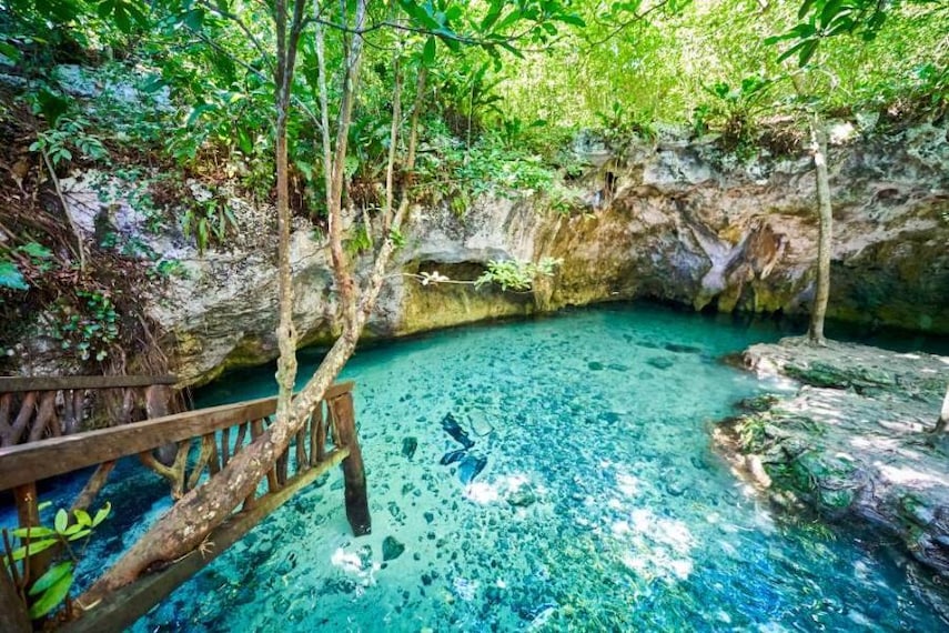 Mexico_Gran_Cenote_SS_3