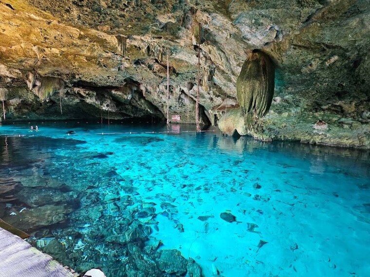 Mexico_Two_Eyes_Cenote_1