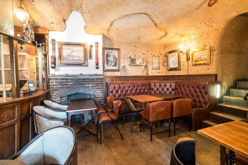 Nottingham_Ye_Olde_Trip_To_Jerusalem_1