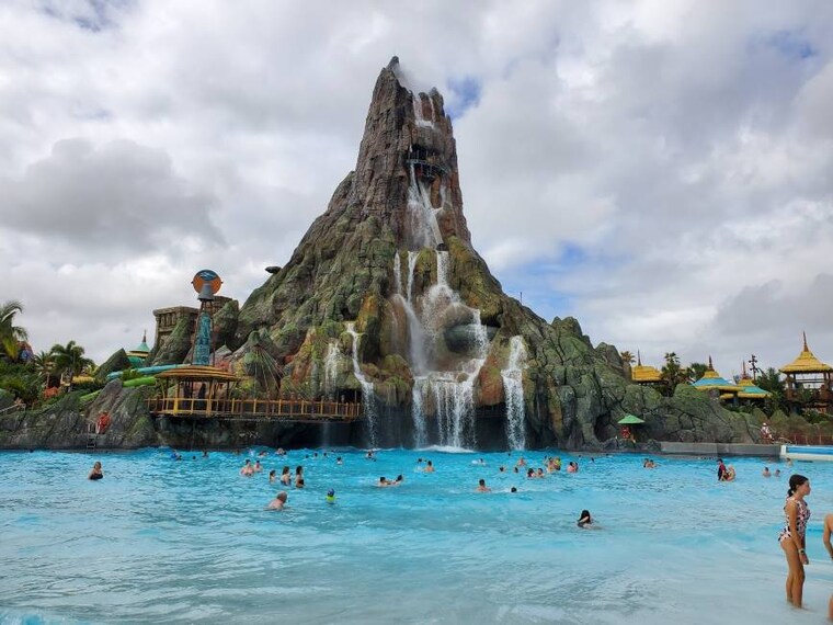 Orlando_Universal_Volcano_Bay_6