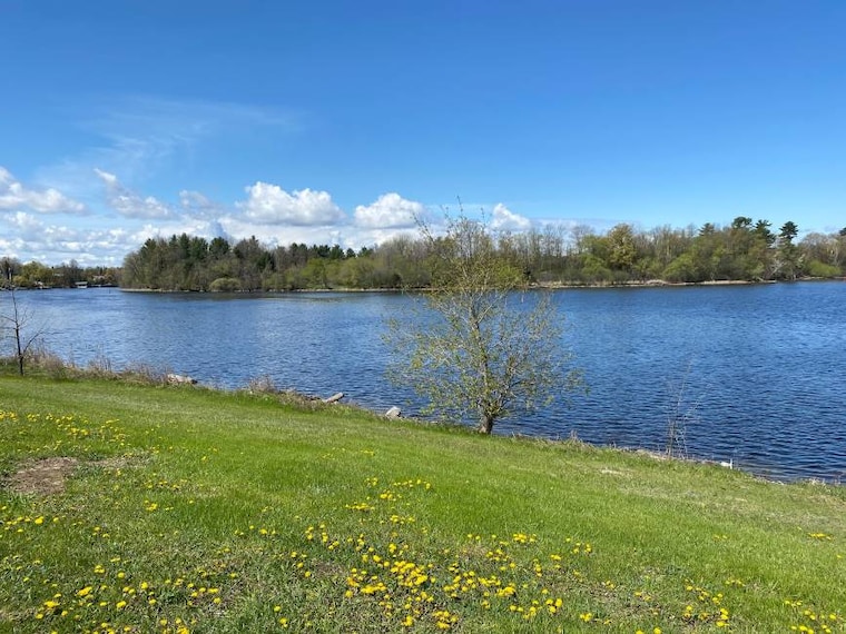 Ottawa_Mooneys_Bay_Park_and_Beach_3