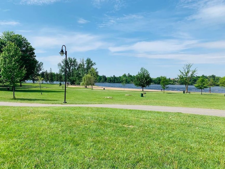 Ottawa_Mooneys_Bay_Park_and_Beach_5