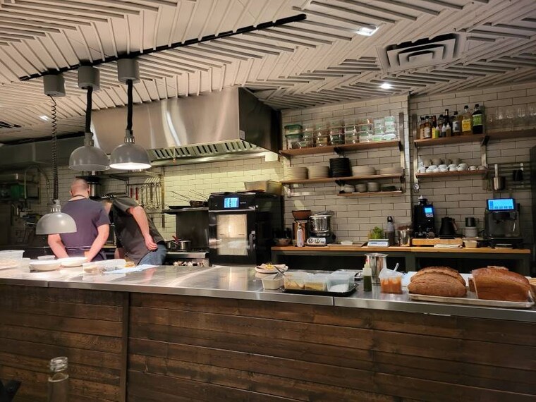 Ottawa_Perch_Restaurant_1