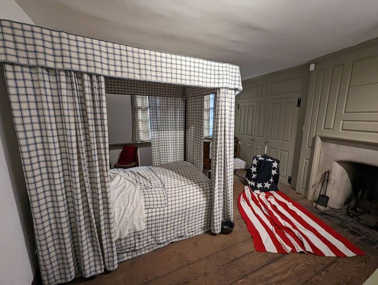 Philadelphia_Betsy_Ross_House_4