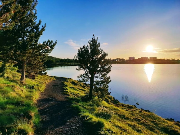 Reykjavik_Reynisvatn_Lake_10