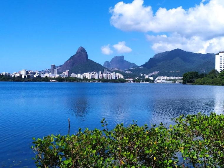 Rio_de_Janerio_Rodrigo_de_Freitas_Lagoon_2