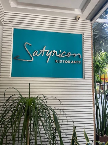 Rio_de_Janerio_Satyricon_8