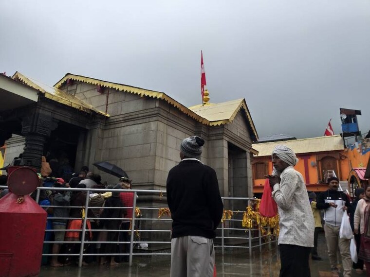 Rudraprayag_Badrinath_Temple_10