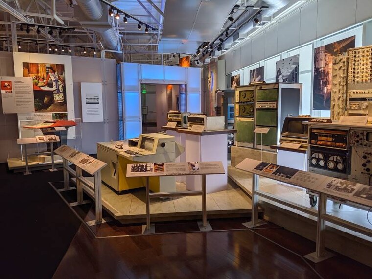 Santa_Clara_Computer_History_Museum_2