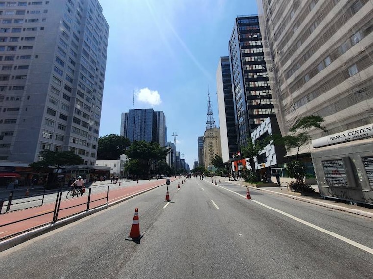 Sao_Paulo_Paulista_Avenue_1