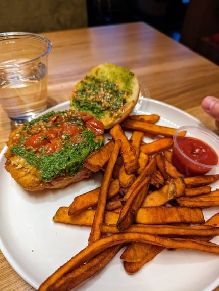 Seattle_Veggie_Grill_8