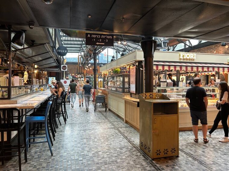 Tel_Aviv_Sarona_Market_2