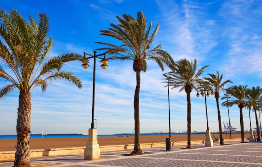 Valencia_La_Malvarrosa_Beach_1