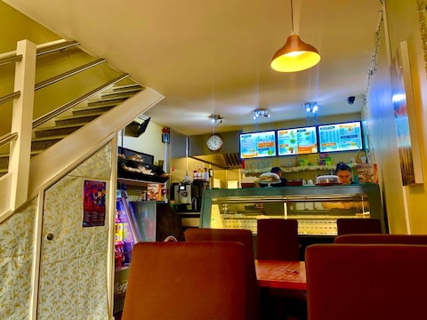 Curveside Bistro