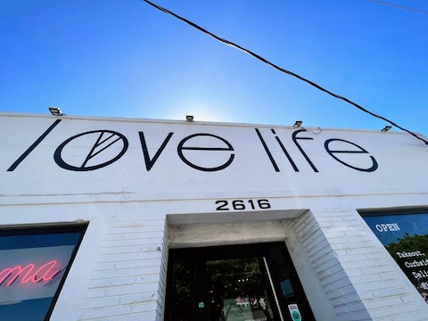 Love Life Cafe