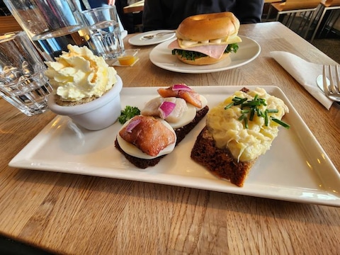 Cafe Loki