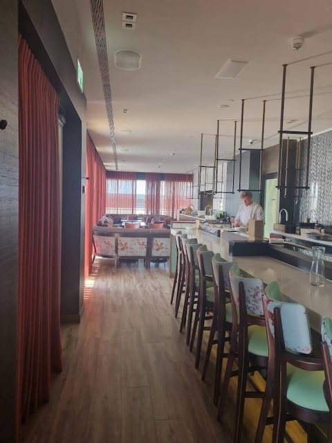Dinings Restaurant