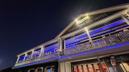 Adelaide_Sea_Cliff_Beach_Hotel_1