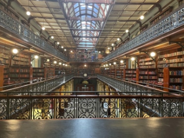 Adelaide_South_Australian_Museum_3